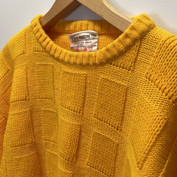 Vintage Sweater - Picture 3 of 3